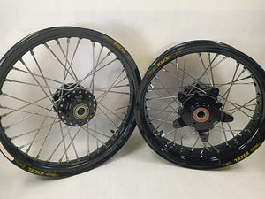 PAN AMERICAN - Harley 19/17 Black Wheel Set Tubeless